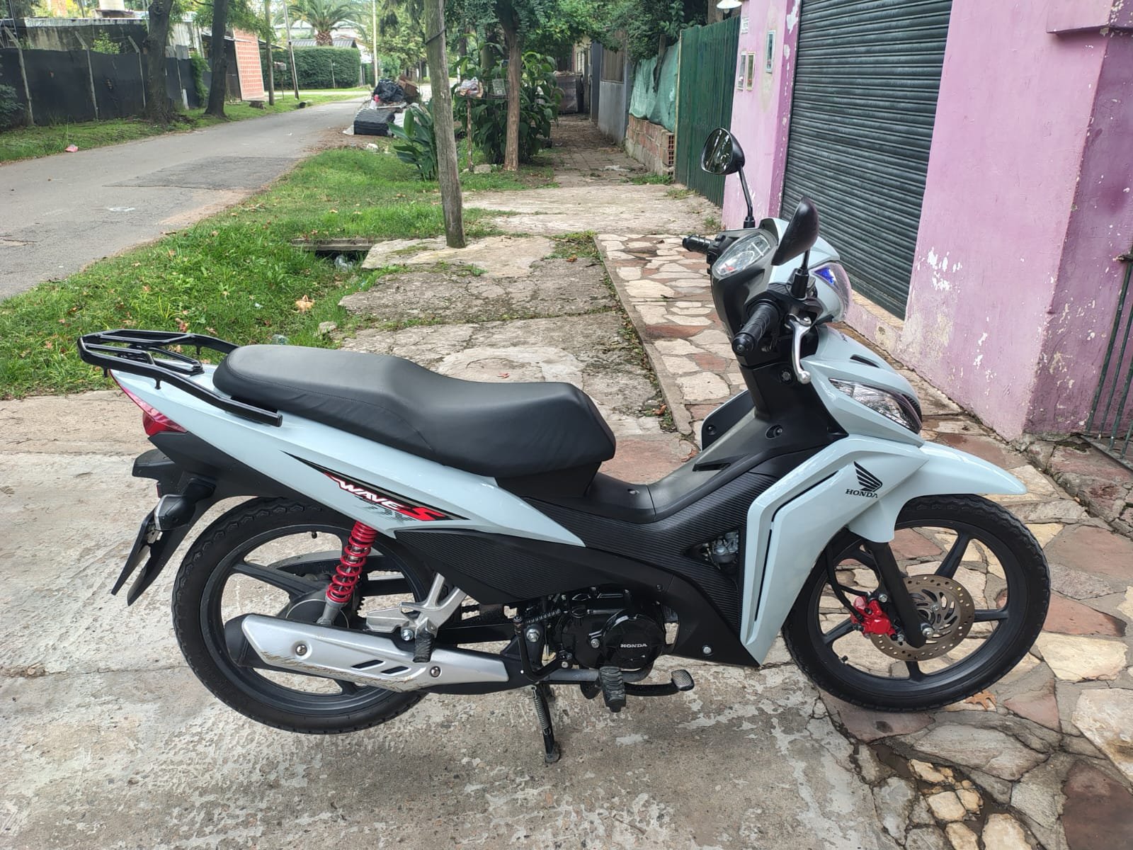 Moto principal Los Amigos